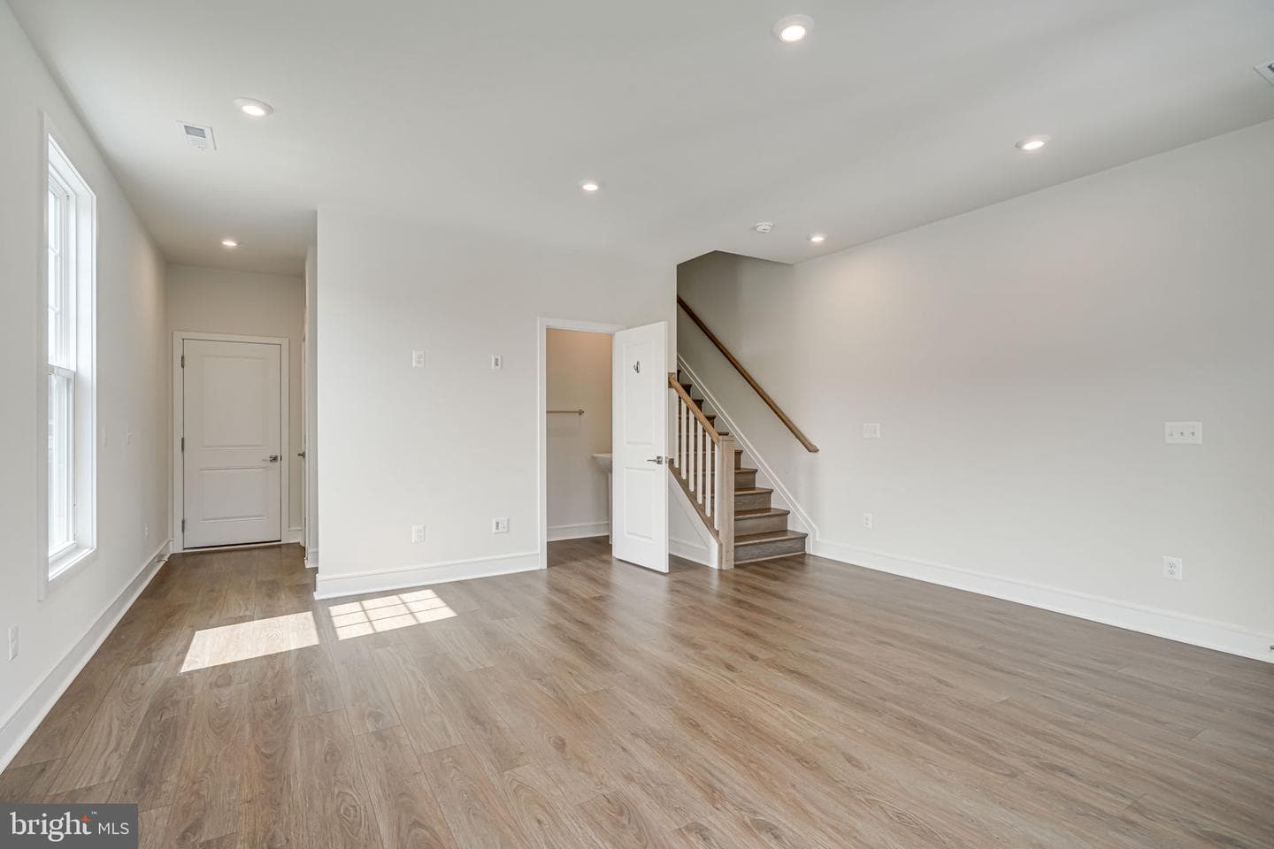 4258 Frost Street photo 21