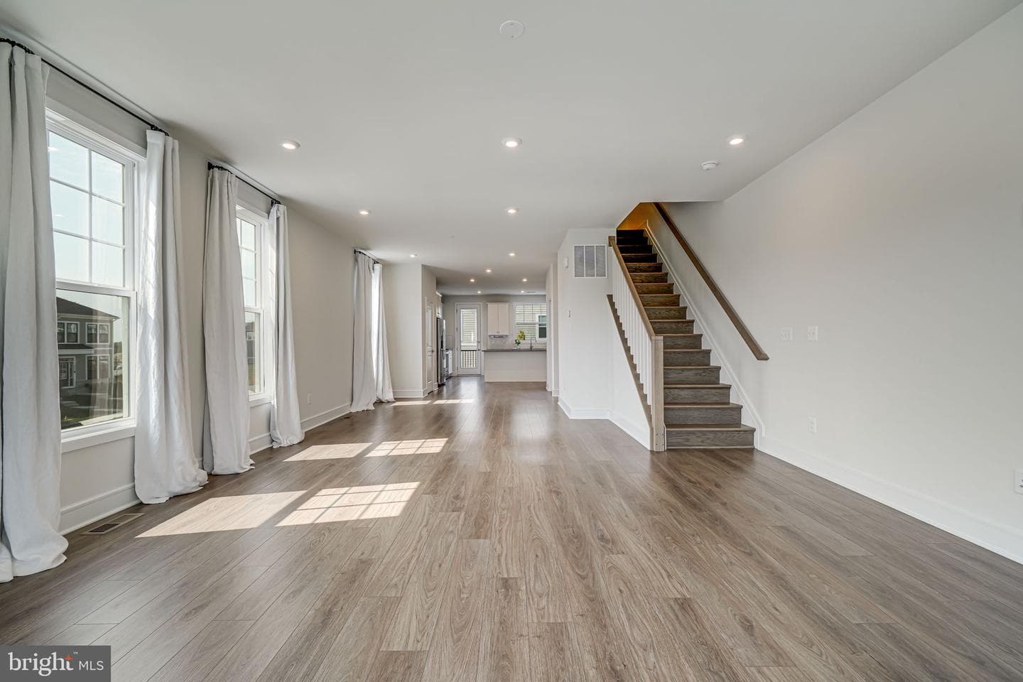 4258 Frost Street photo 4