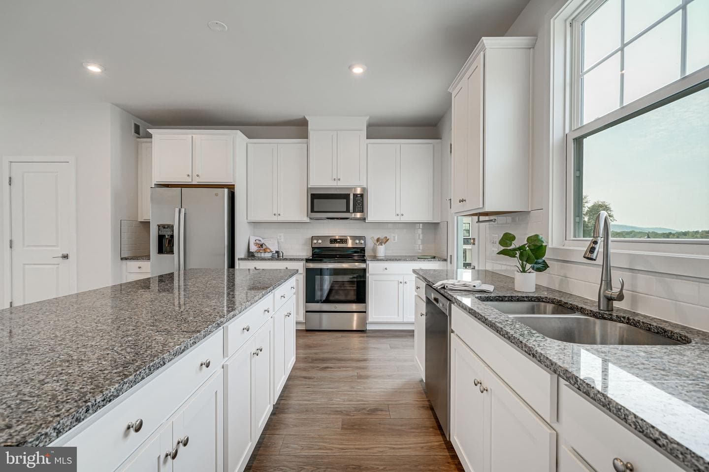 4258 Frost Street photo 7