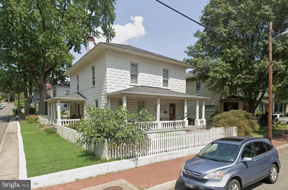 135 Main Street photo 1