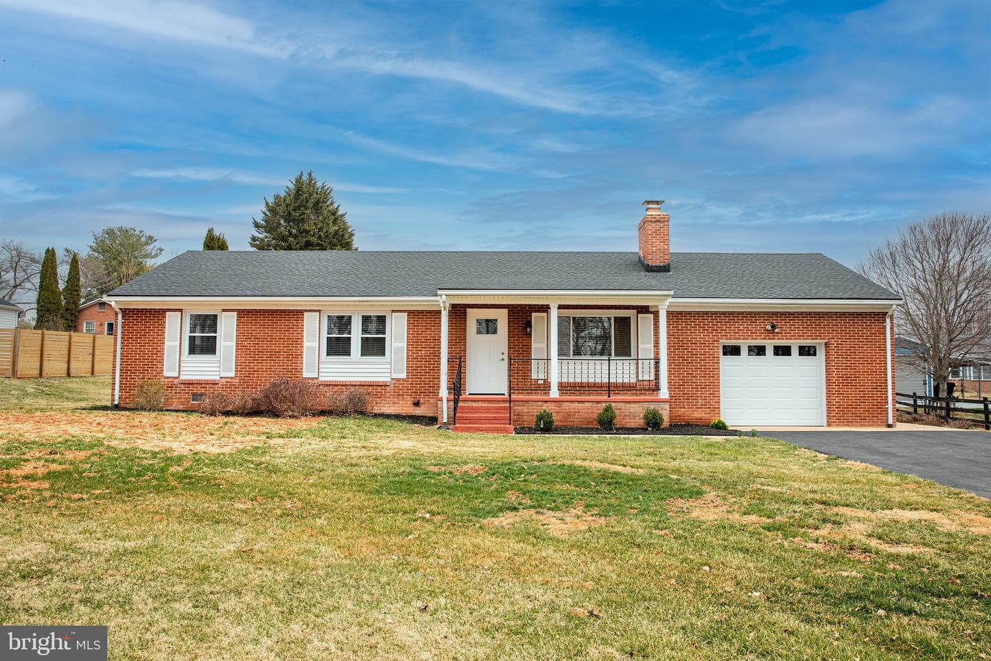 7196 Airlie Road photo 2