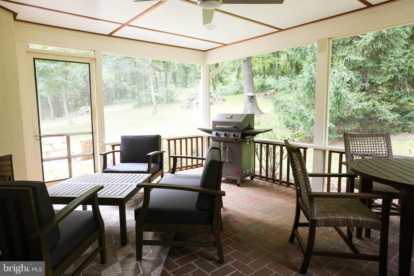 9050 Hogan Lane photo 29