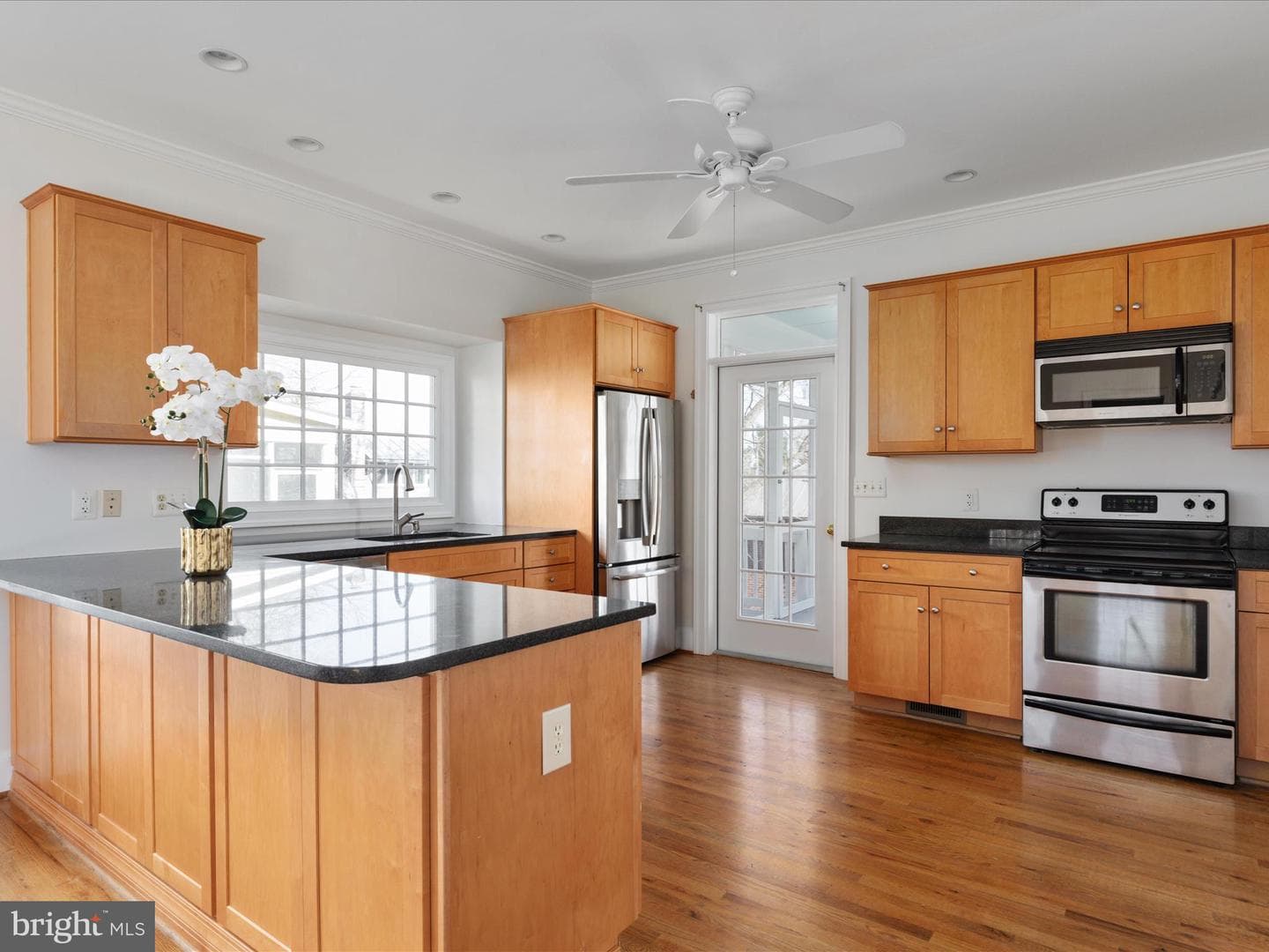 6312 Lee Street photo 2