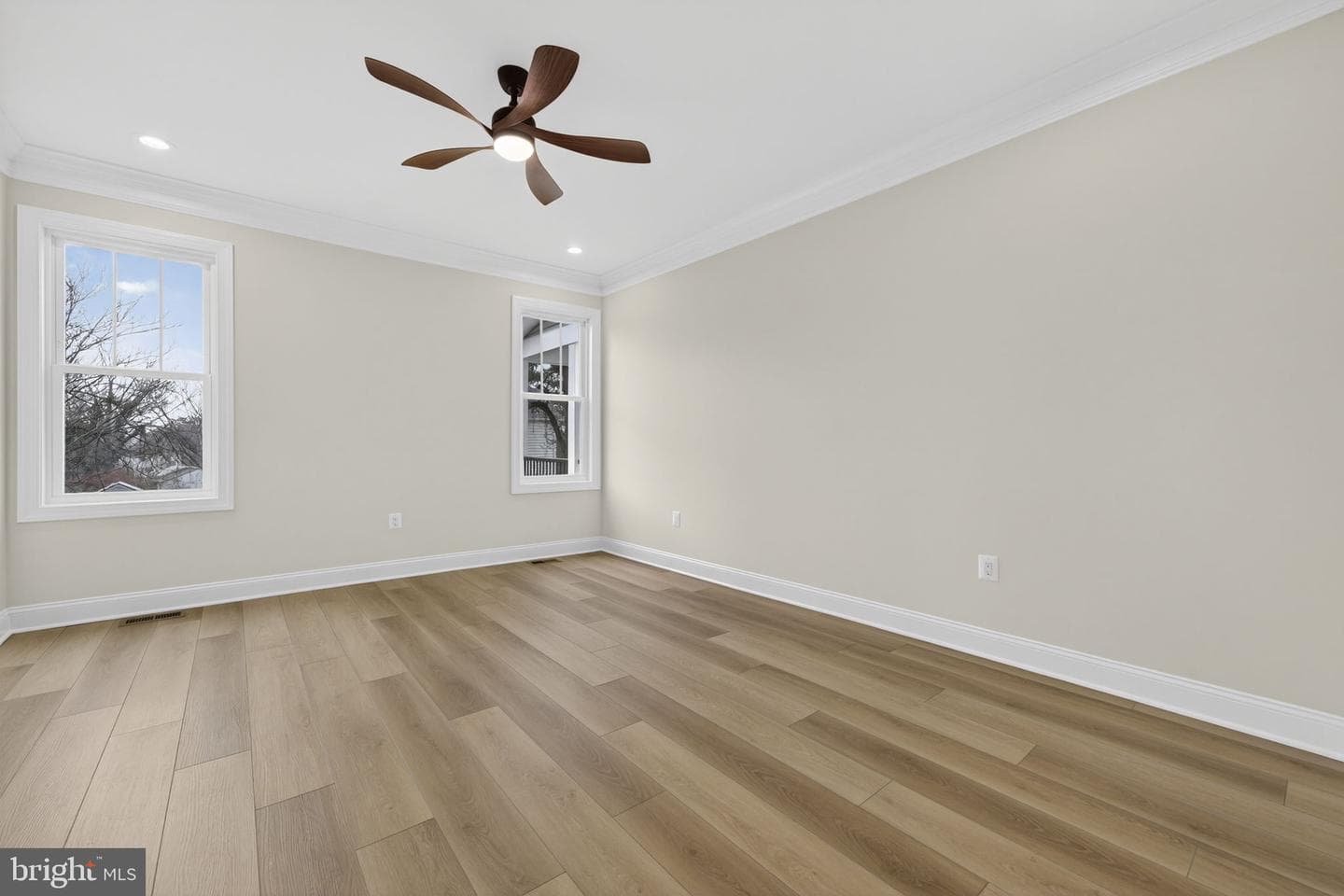 57 Madison Street photo 12