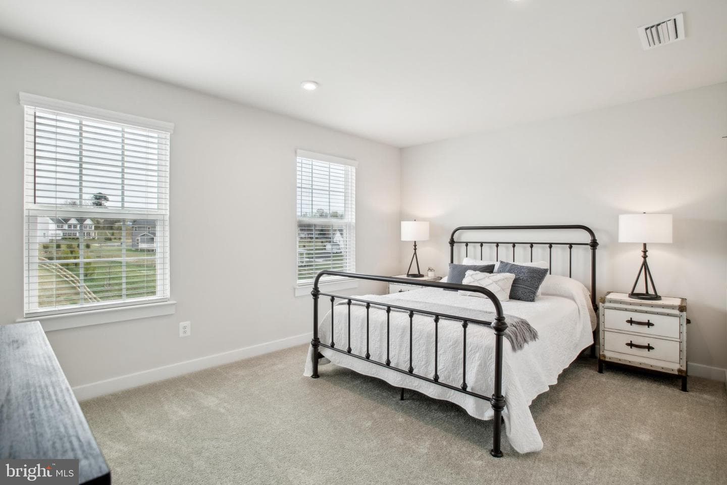 8015 International Drive photo 31