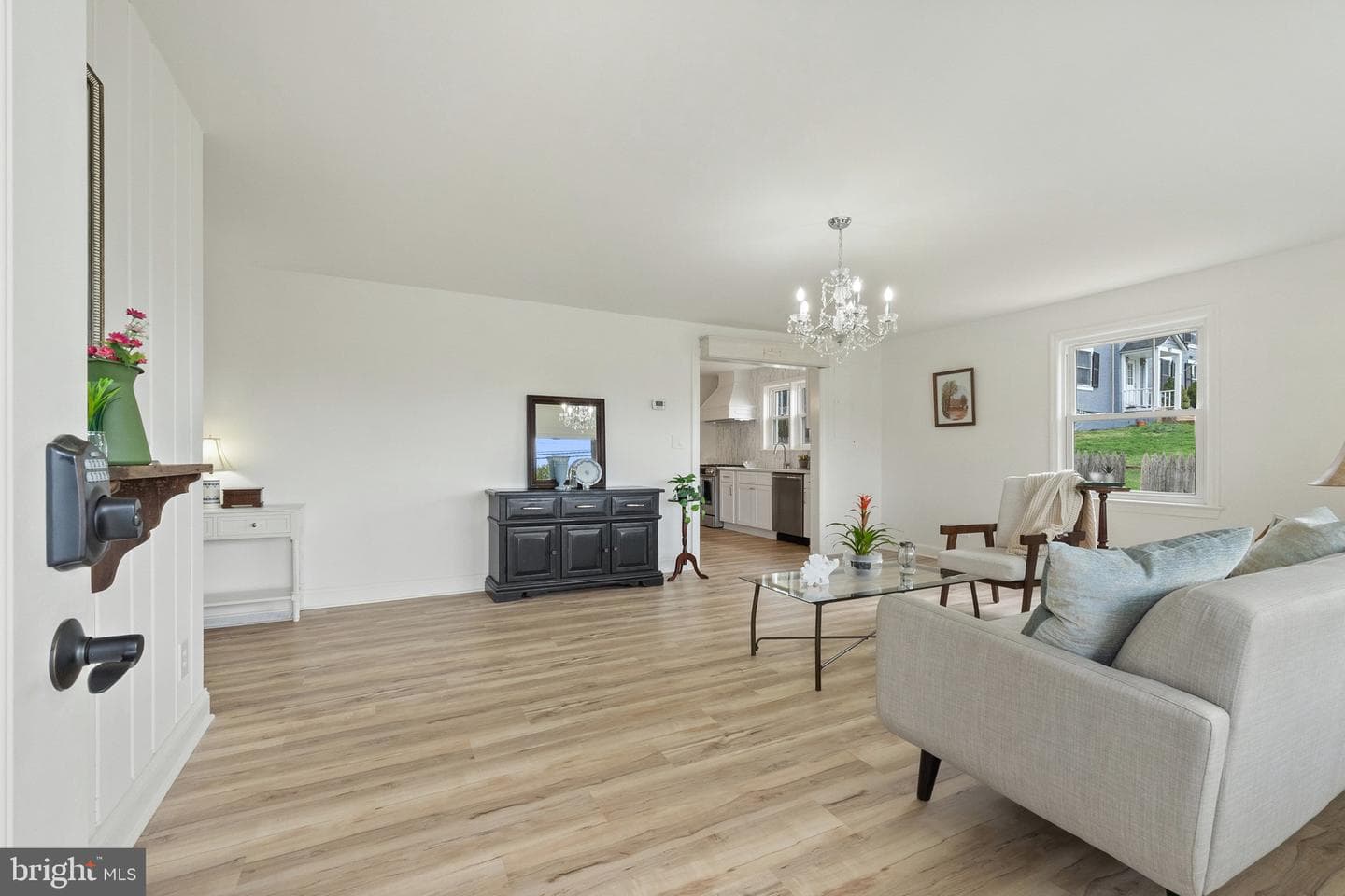 79 E Shirley Avenue photo 3