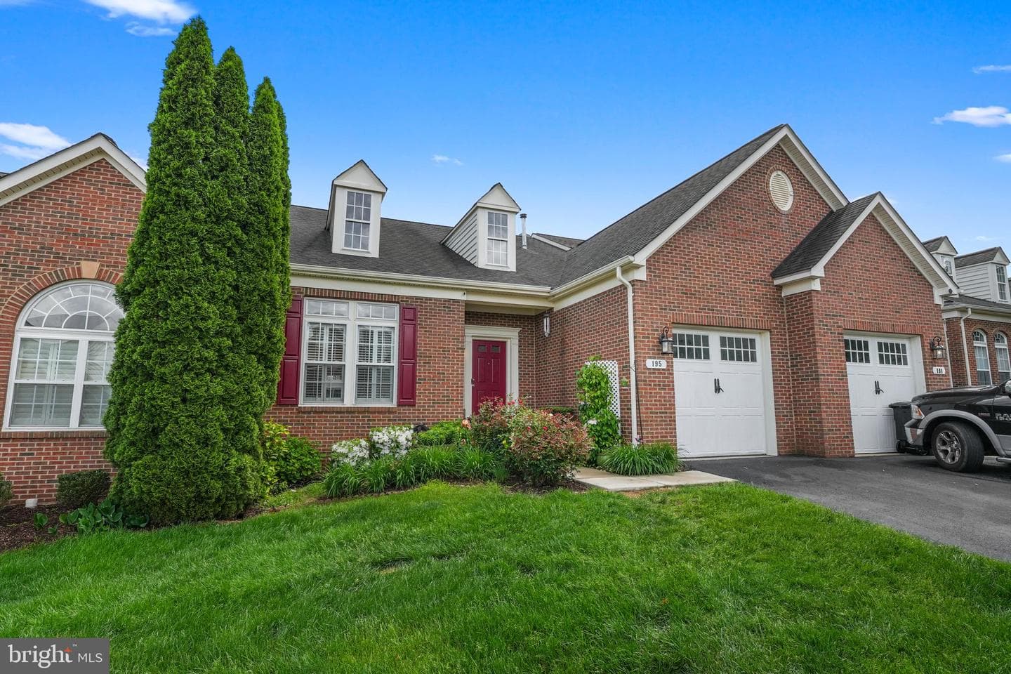 195 Onyx Way photo 1