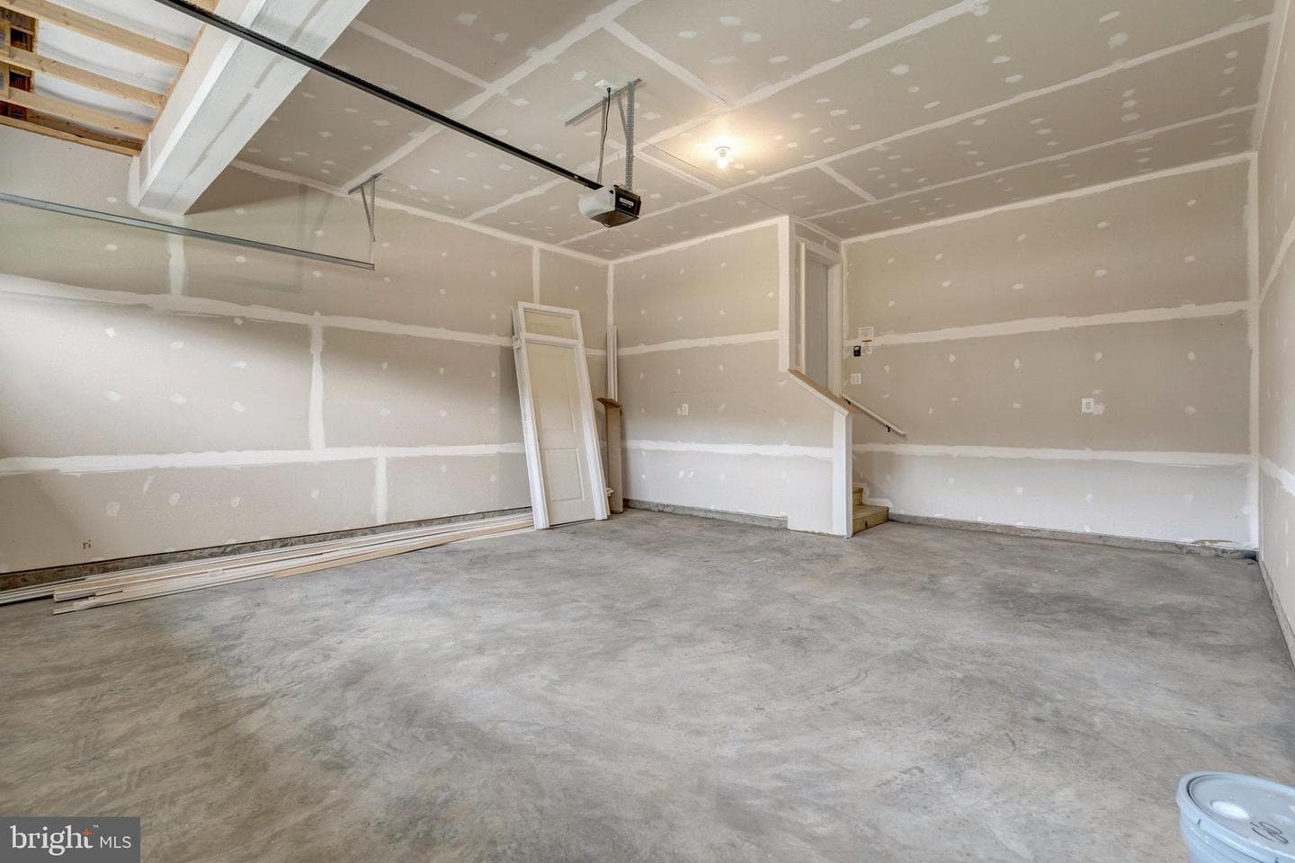 2080 Springvale Drive photo 14