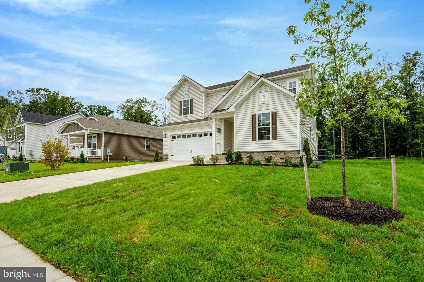2080 Springvale Drive photo 2