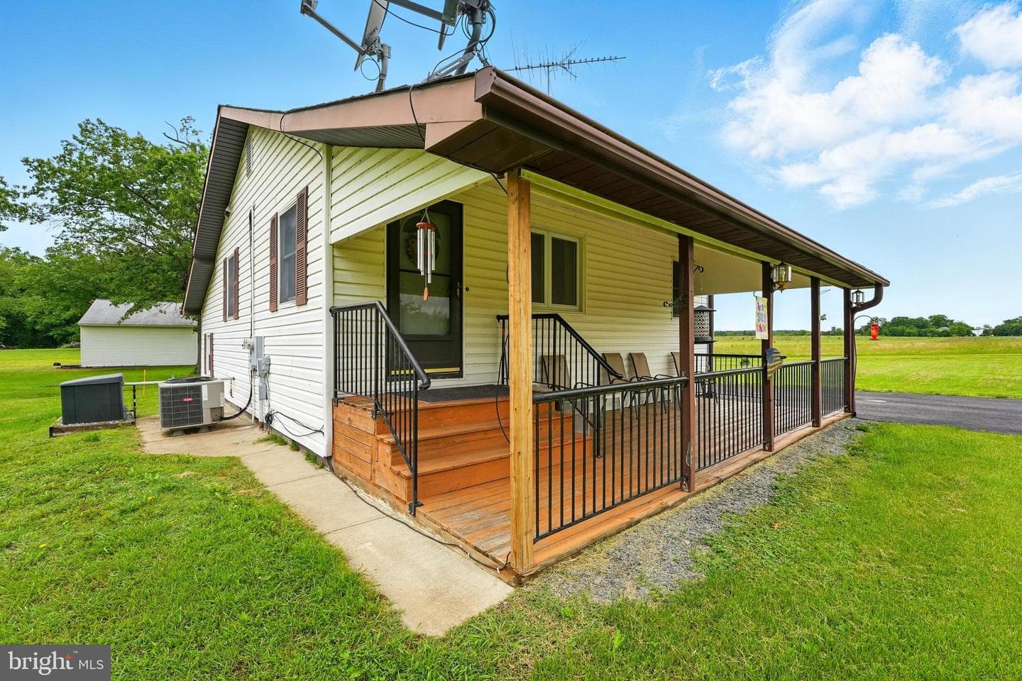 8534 Burwell Road photo 3