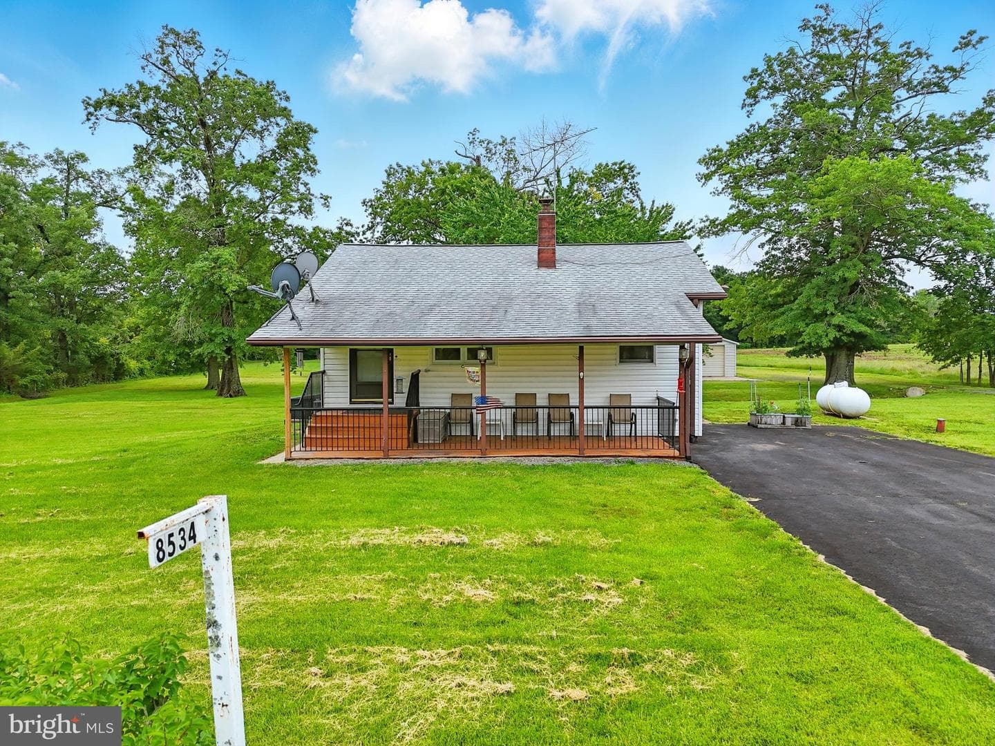 8534 Burwell Road photo 5