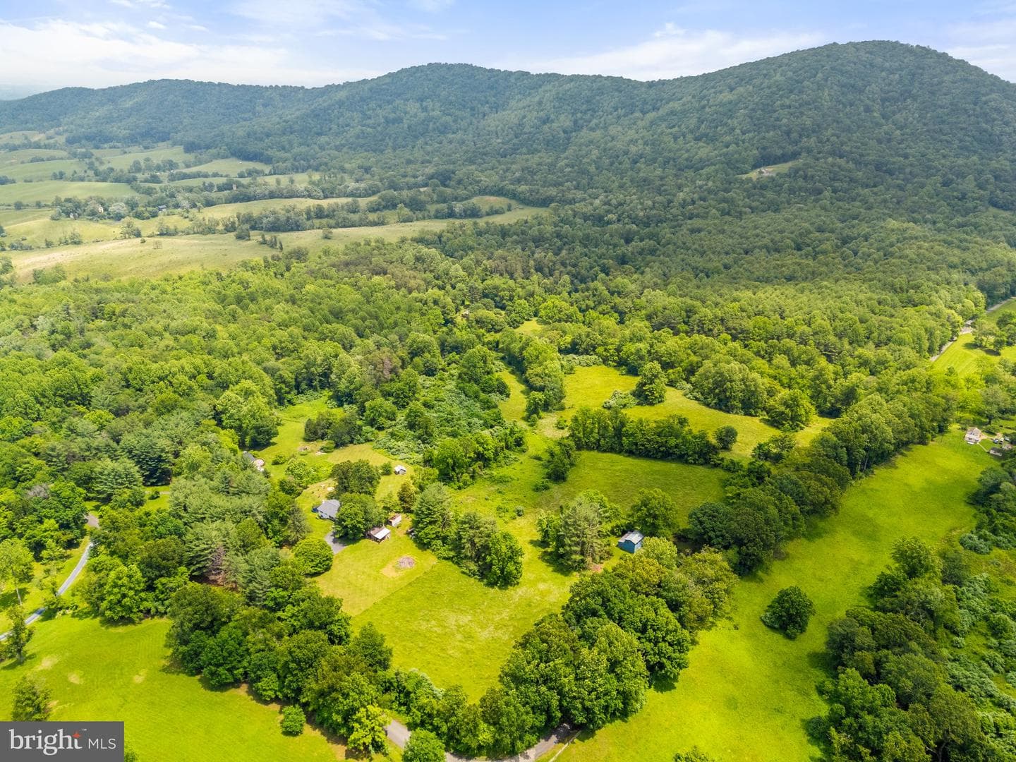 11066 Moreland Road photo 4