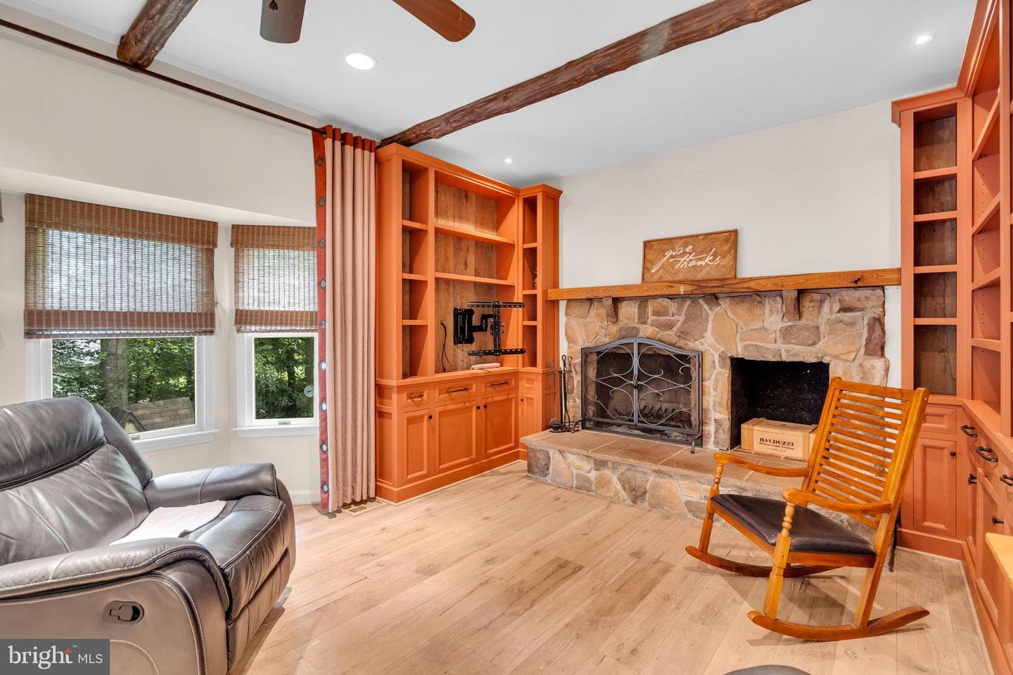 6886 Well House Drive photo 14
