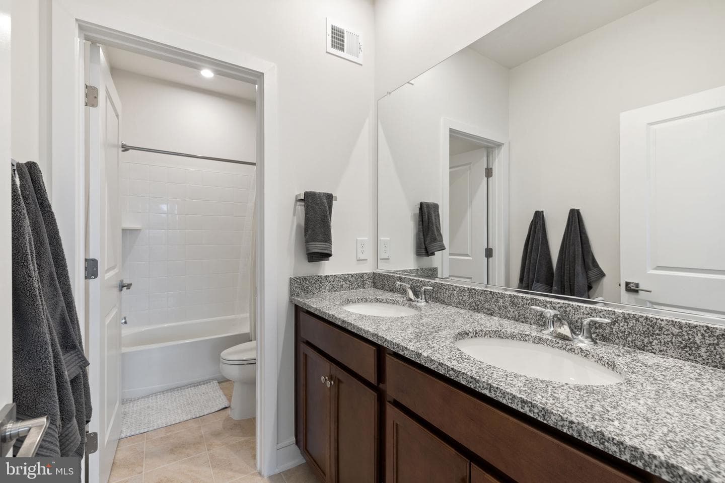 8656 Anderson Avenue photo 43