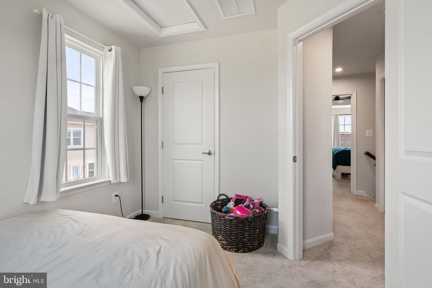 3189 Jefferson Boulevard photo 25