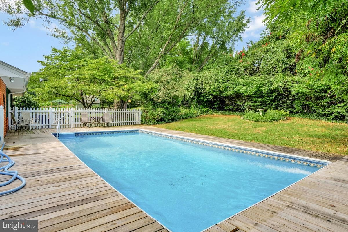 6430 Cannon Drive photo 2