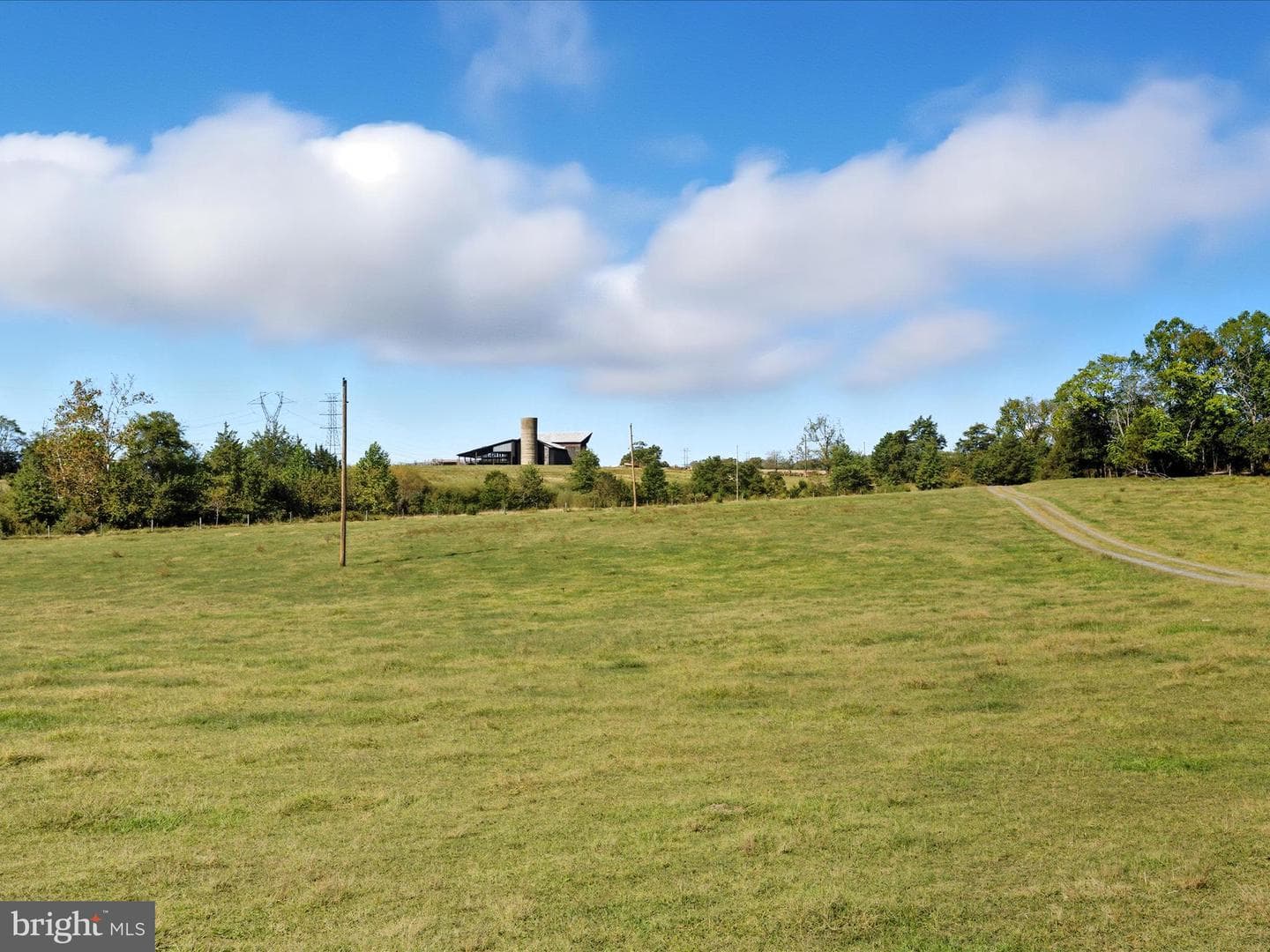 5364 Woodside Lane photo 32