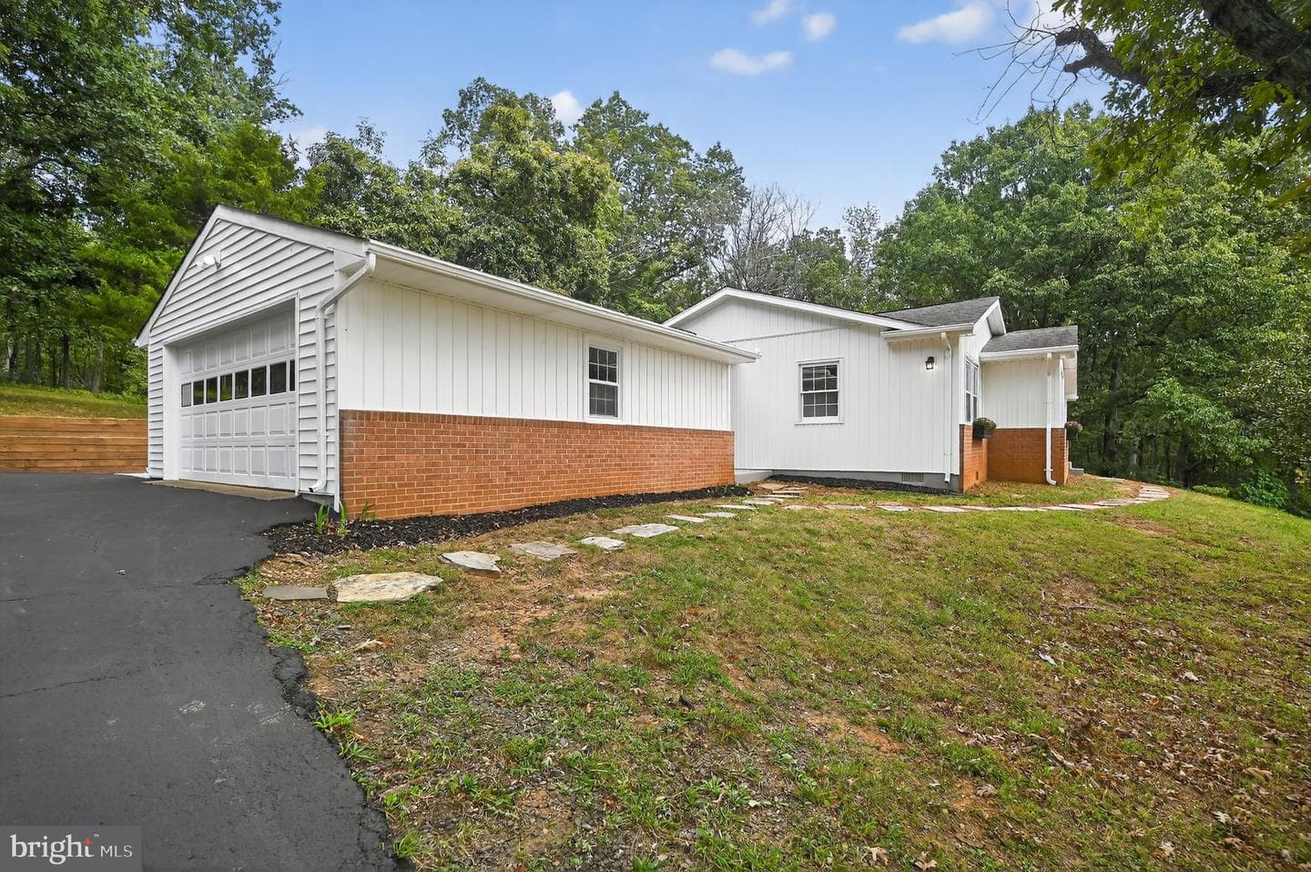 5084 Fairview Lane photo 4
