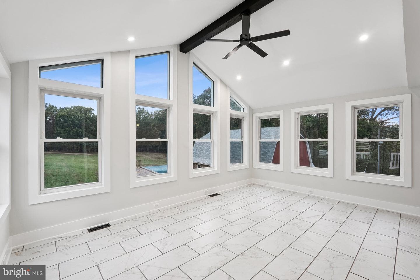 5263 Stewart Road photo 7