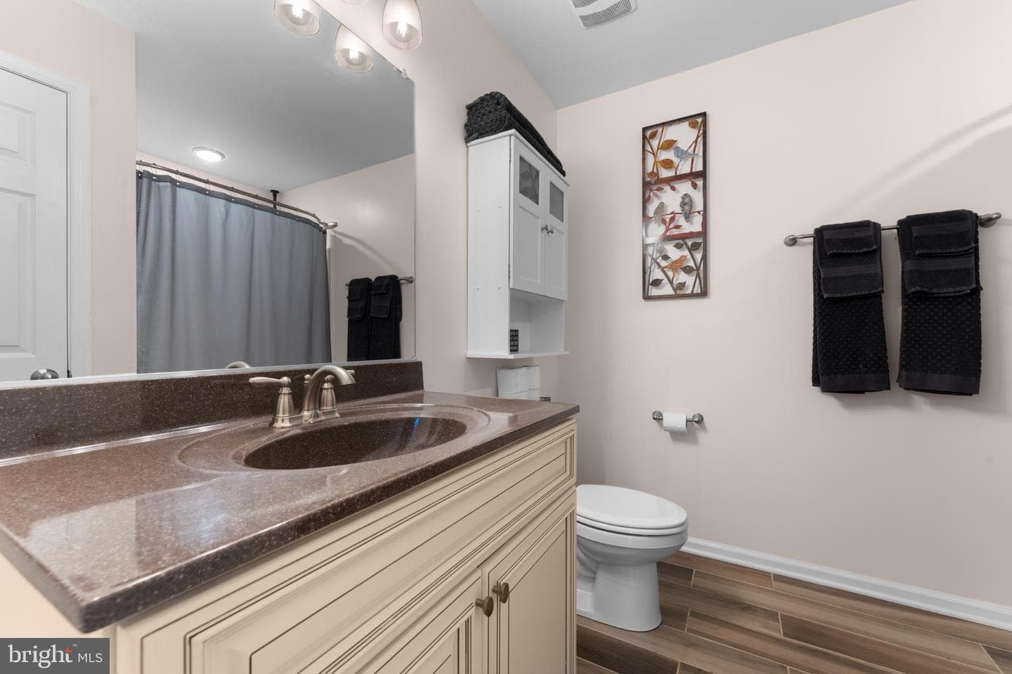 221 Linden Street photo 19
