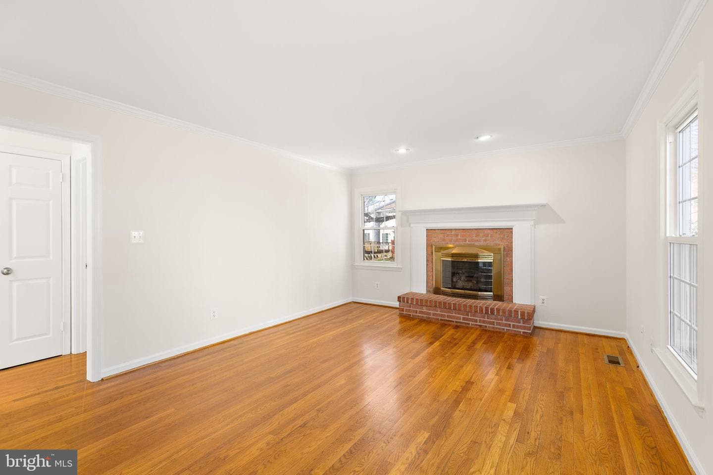 562 Tiffany Court photo 14