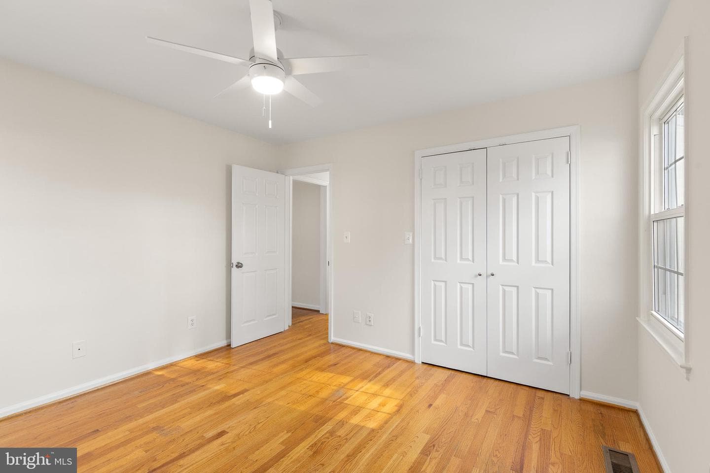 562 Tiffany Court photo 18