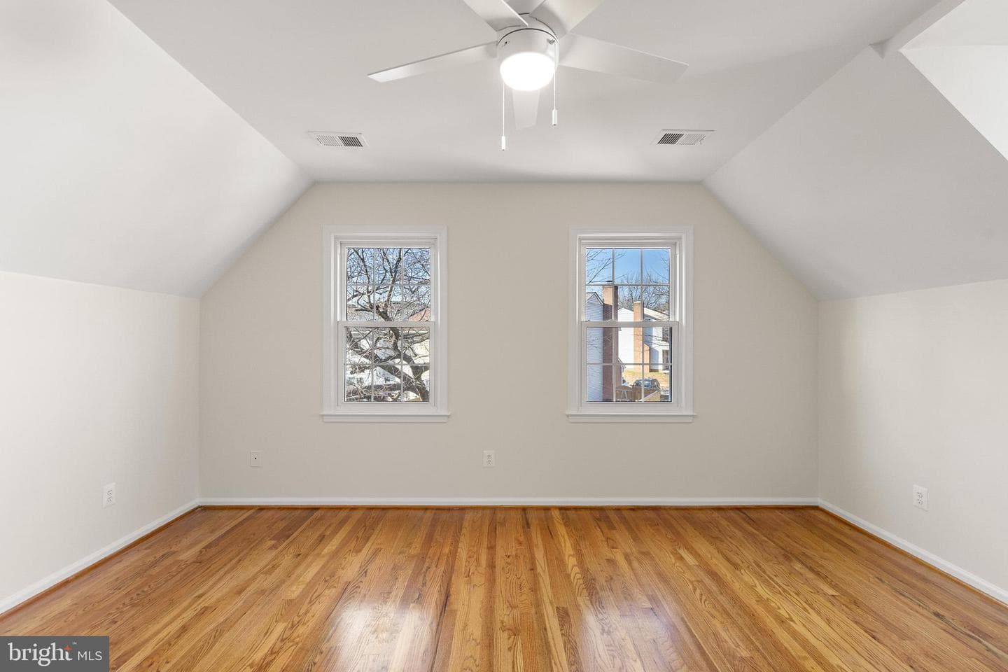 562 Tiffany Court photo 33