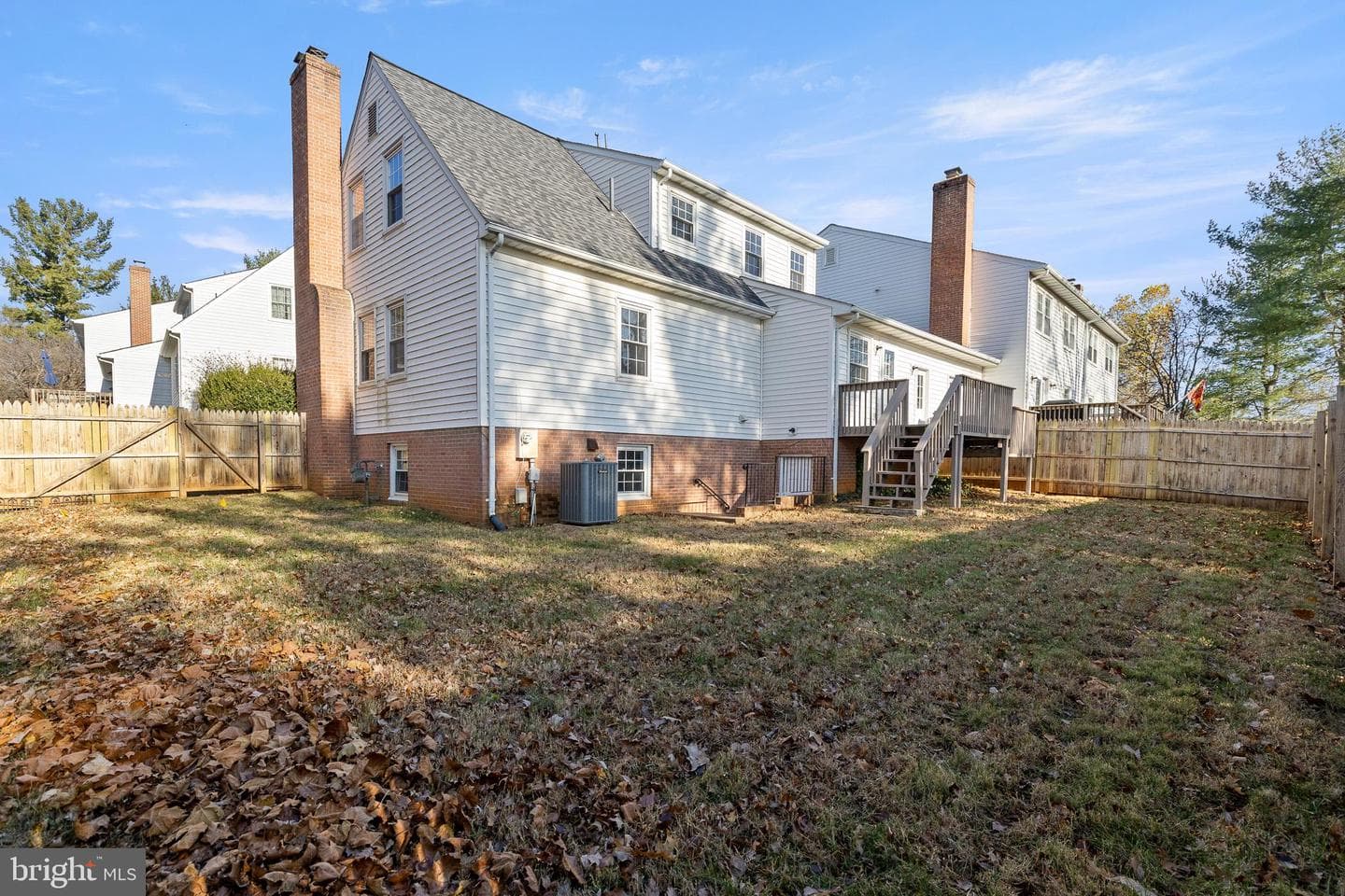 562 Tiffany Court photo 4