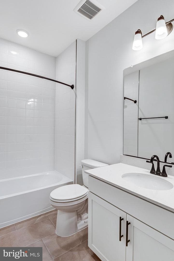 2067 Springvale Drive photo 11