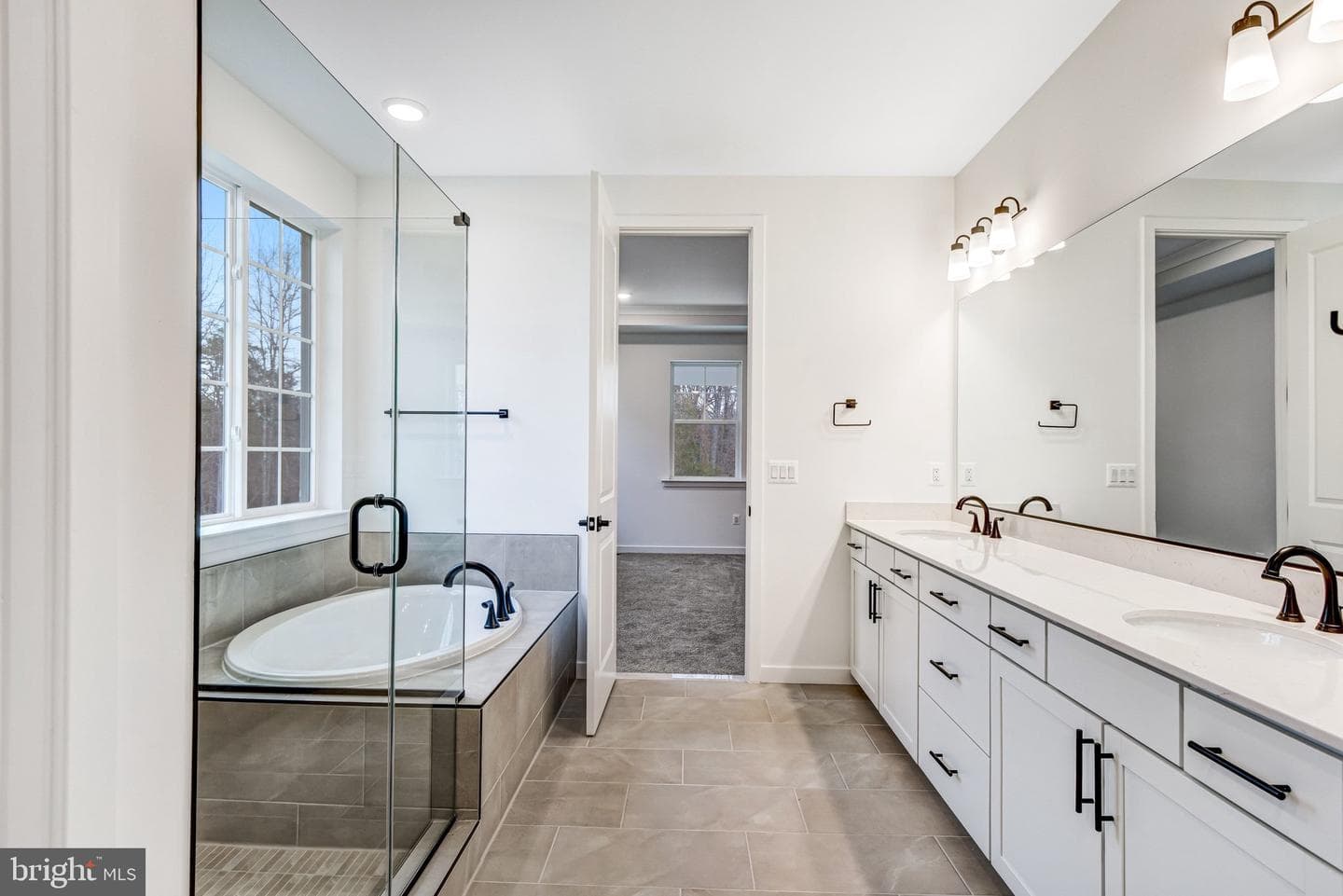 2067 Springvale Drive photo 24