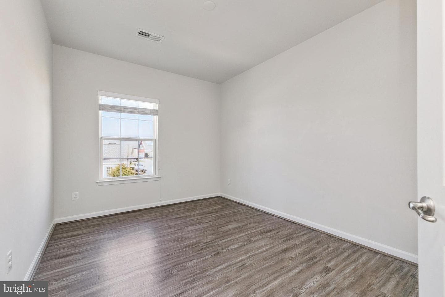 4092 Clarke Street photo 17