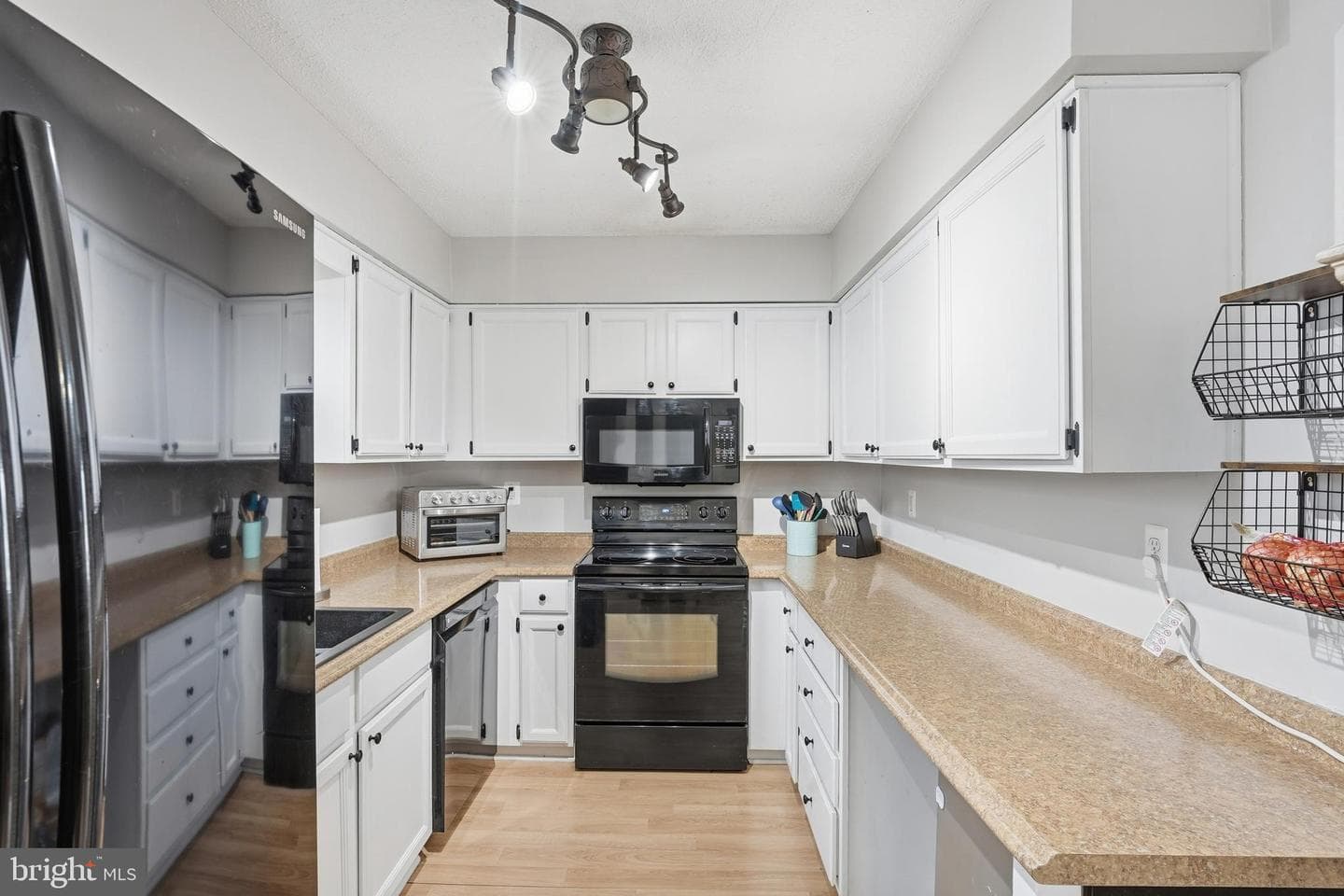 6559 Belfrys Court E photo 10