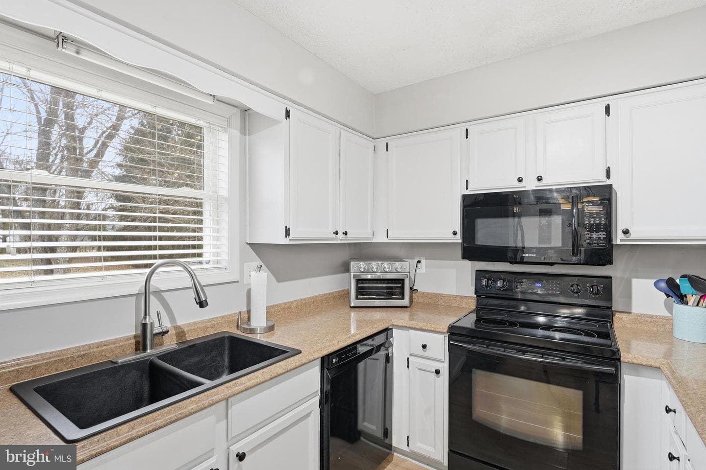 6559 Belfrys Court E photo 11