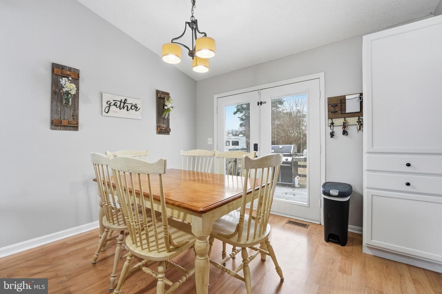 6559 Belfrys Court E photo 8