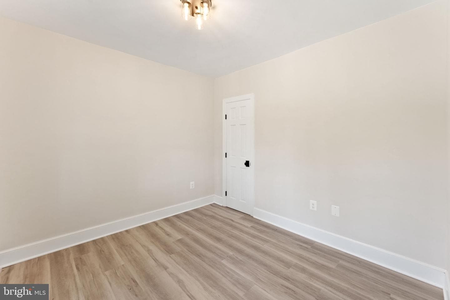 11066 Moreland Road photo 15