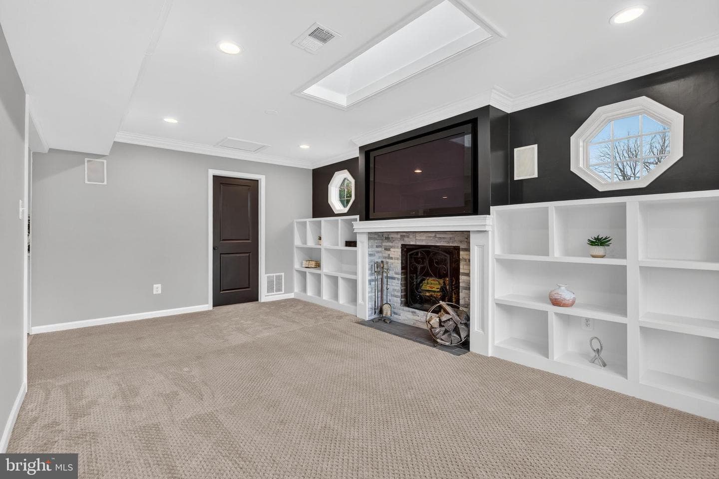 6389 Lancaster Drive photo 23