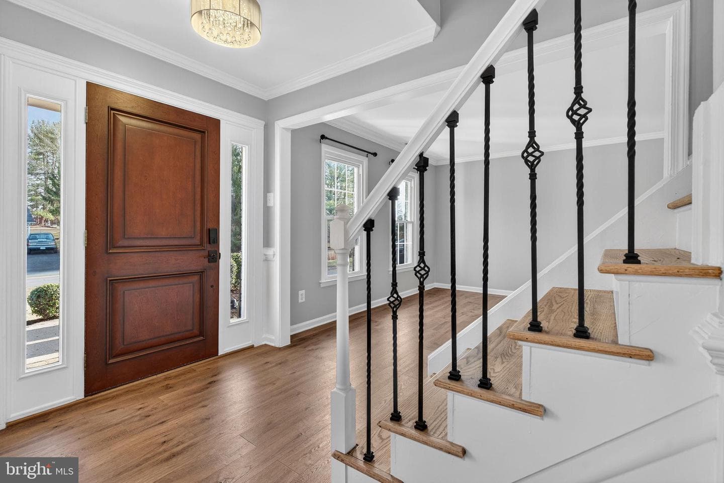 6389 Lancaster Drive photo 4