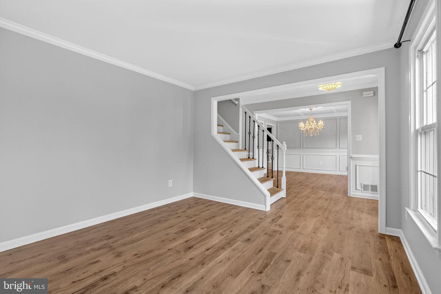 6389 Lancaster Drive photo 8