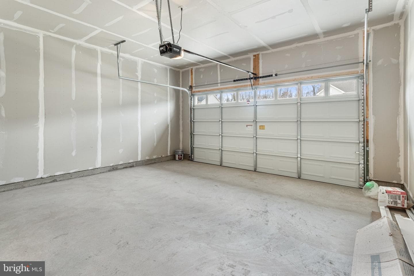 2079 Springvale Drive photo 15