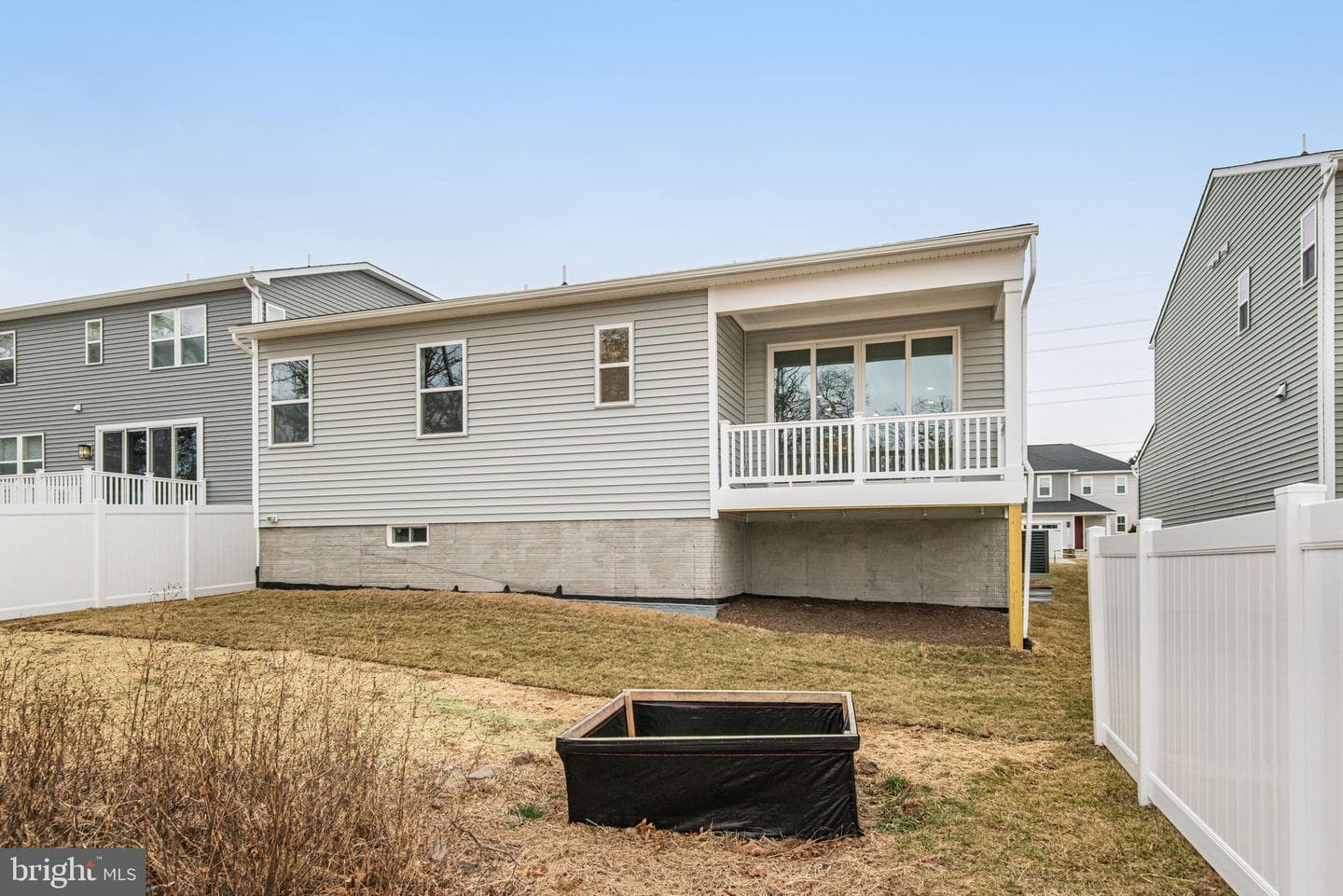 1079 Winter Place photo 32