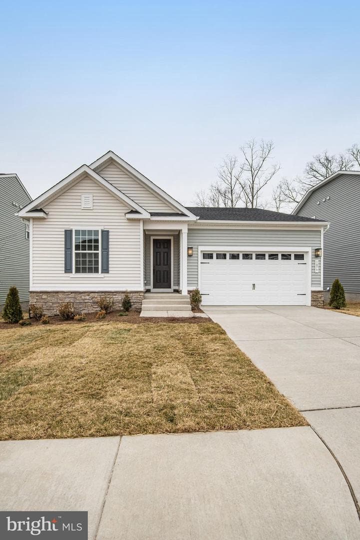 1079 Winter Place photo 4