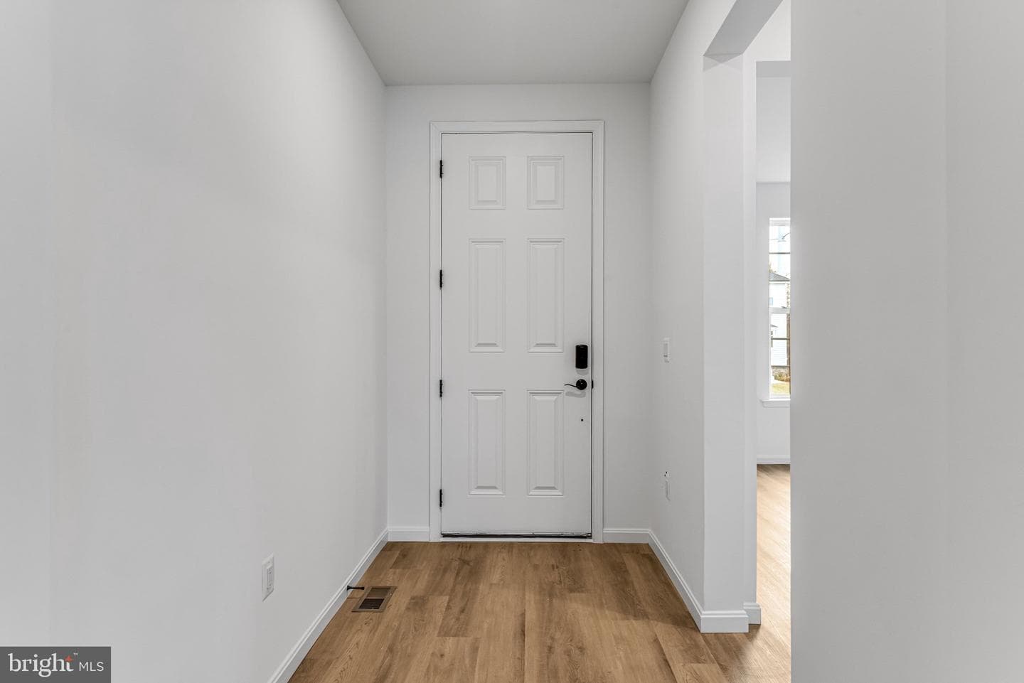 1079 Winter Place photo 8