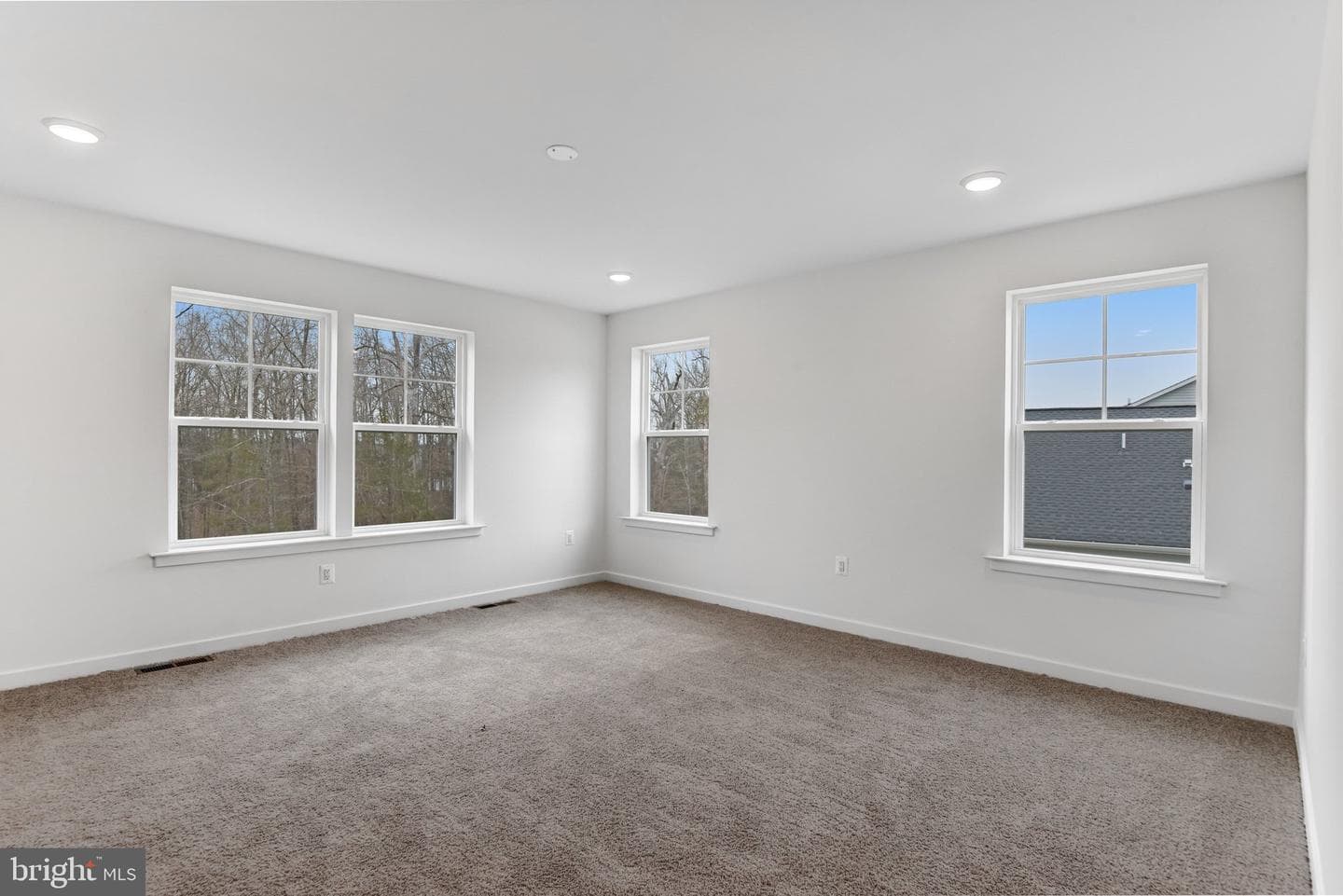 2063 Springvale Drive photo 32
