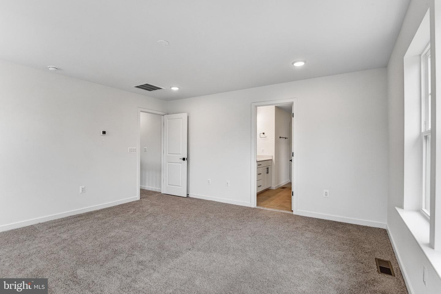 2063 Springvale Drive photo 33