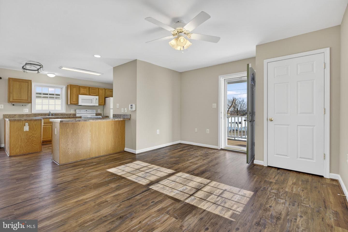 186 Sterling Court photo 9