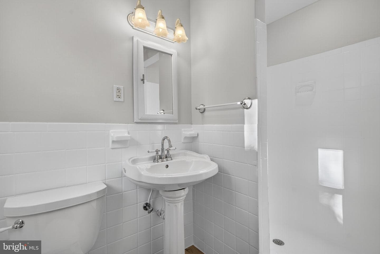 6741 Maxwell Avenue photo 38