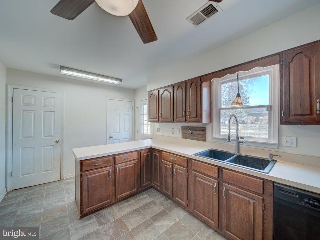 7218 Airlie Road photo 16