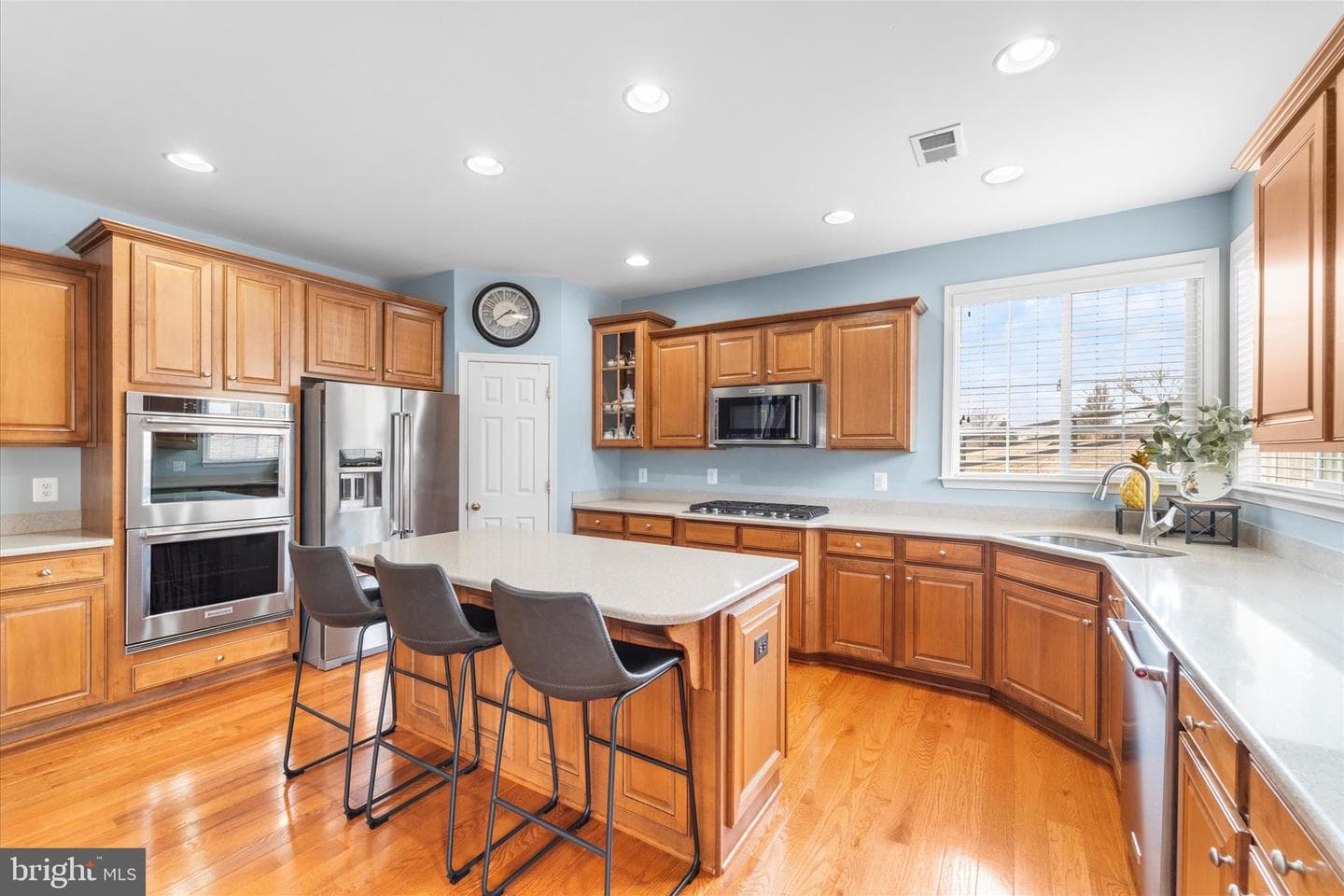 6909 Mill Valley Drive photo 2