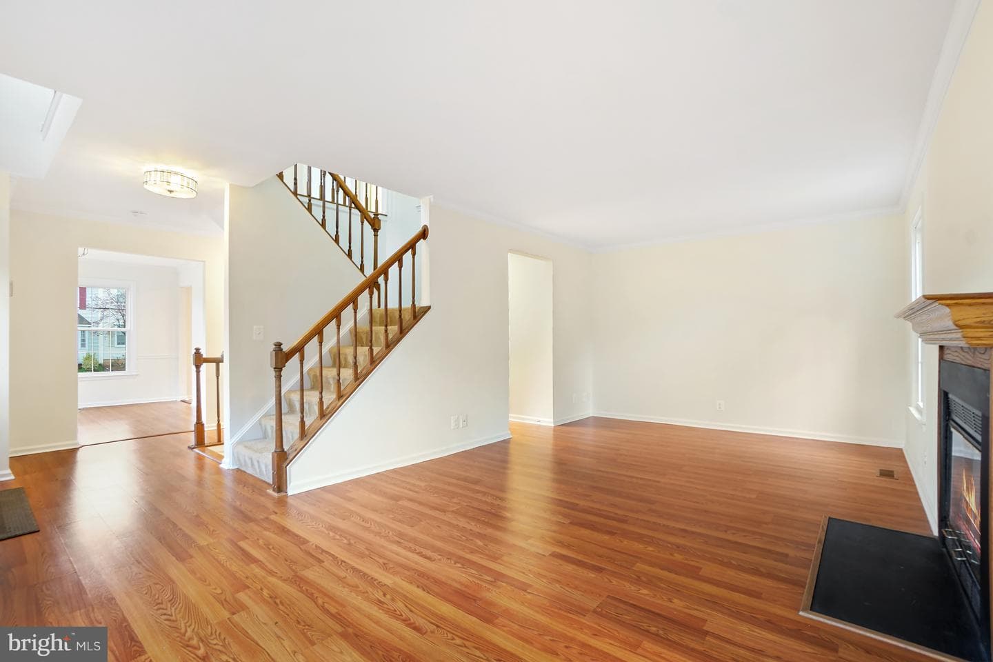 746 Arbor Court photo 5