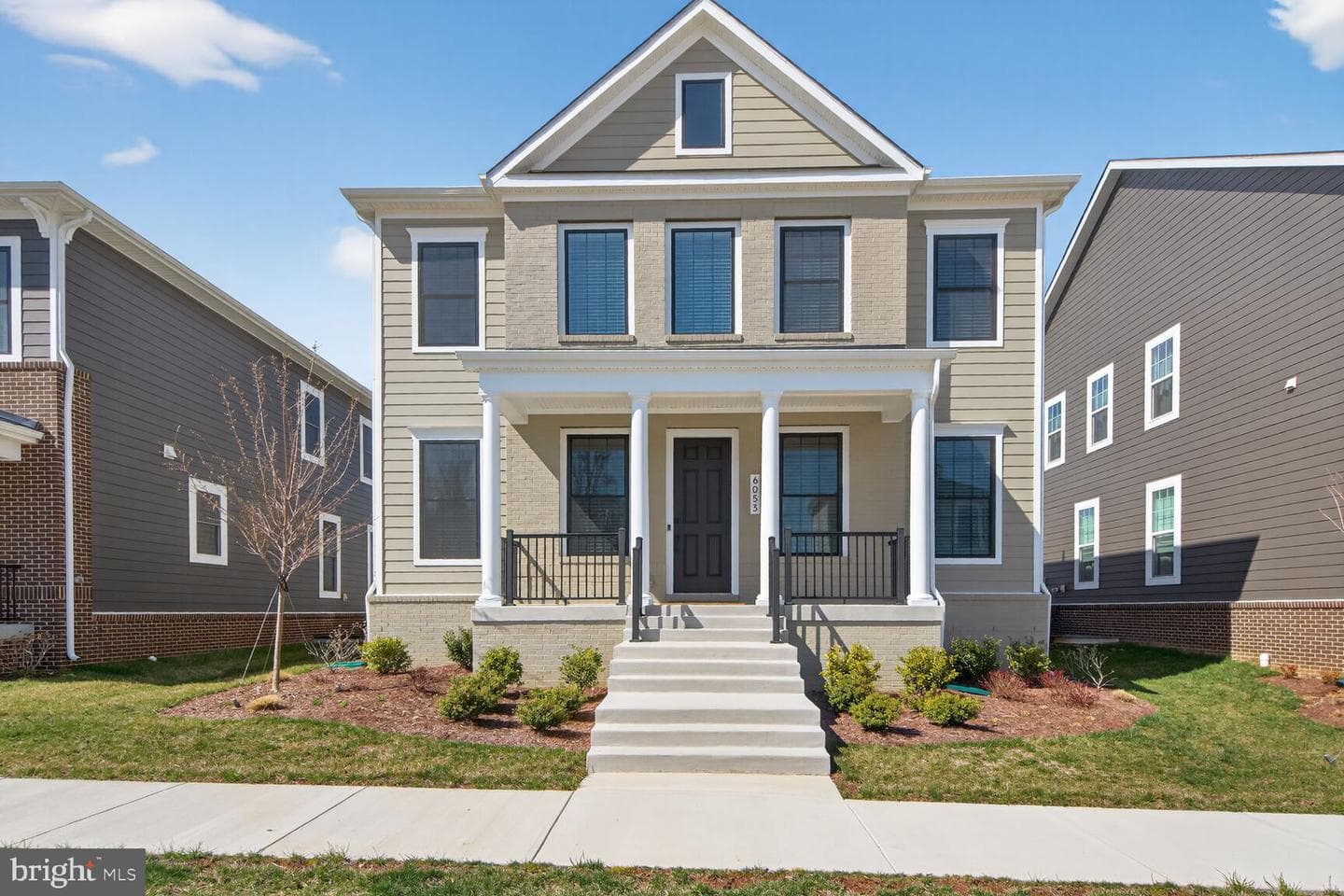 6053 Cobblestone photo 1